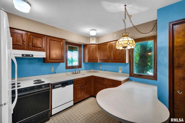 4330 S Banbury Cove, Mapleton, IL 61547
