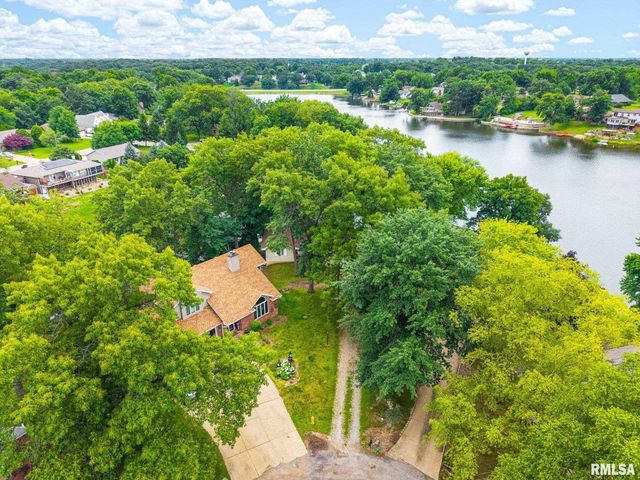 4330 S Banbury Cove, Mapleton, IL 61547