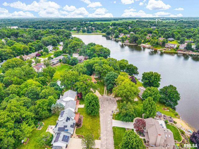4330 S Banbury Cove, Mapleton, IL 61547