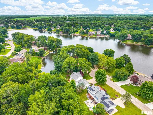 4330 S Banbury Cove, Mapleton, IL 61547