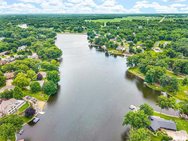 4330 S Banbury Cove, Mapleton, IL 61547