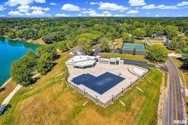 4330 S Banbury Cove, Mapleton, IL 61547