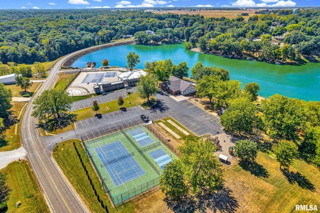 4330 S Banbury Cove, Mapleton, IL 61547