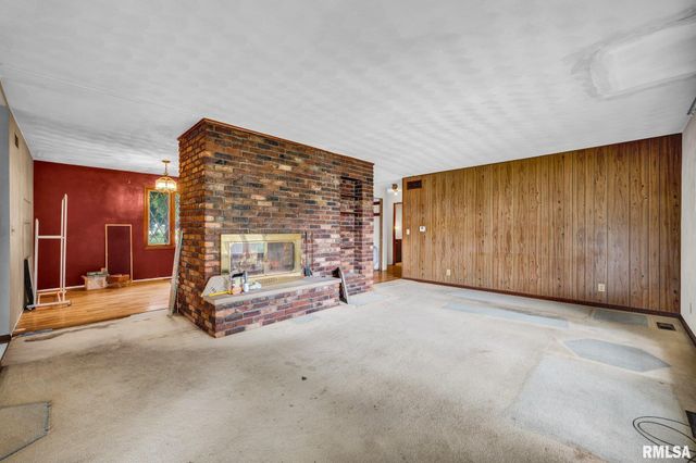 4330 S Banbury Cove, Mapleton, IL 61547