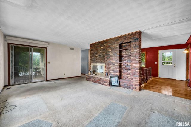 4330 S Banbury Cove, Mapleton, IL 61547