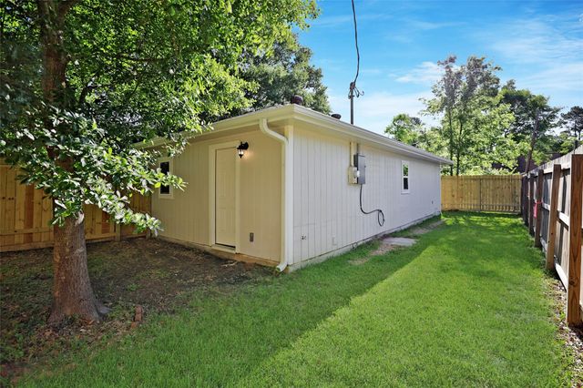 11712 White Cedar Street, Willis, TX 77318