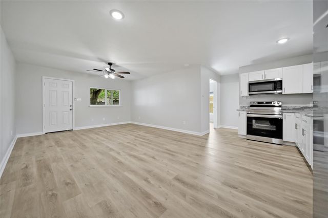 11712 White Cedar Street, Willis, TX 77318