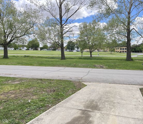 712 N Parkway Drive, Anderson, IN 46013