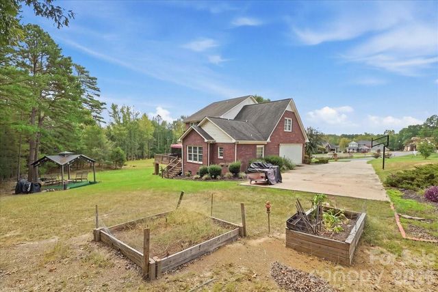 417 Gray Fox Drive, Oakboro, NC 28129
