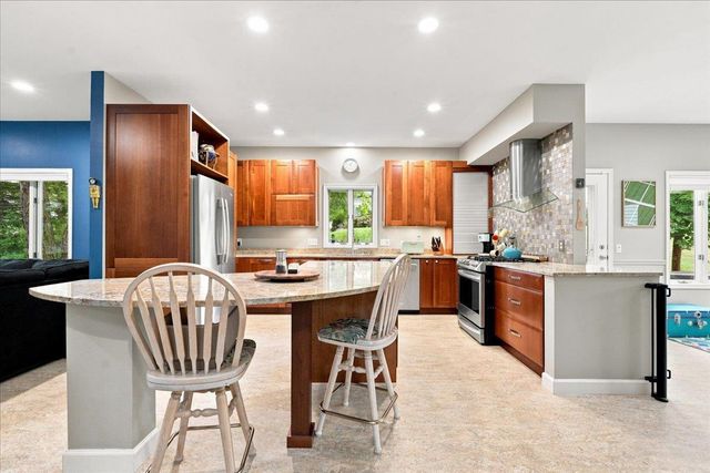 2936 Maple Run Drive, Madison, WI 53719