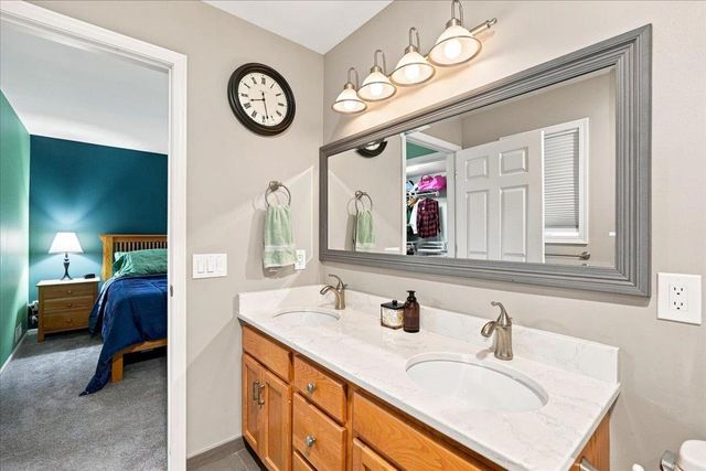 2936 Maple Run Drive, Madison, WI 53719