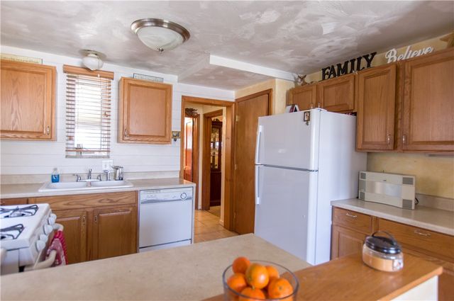 931 Liberty St, Mckees Rocks, PA 15136
