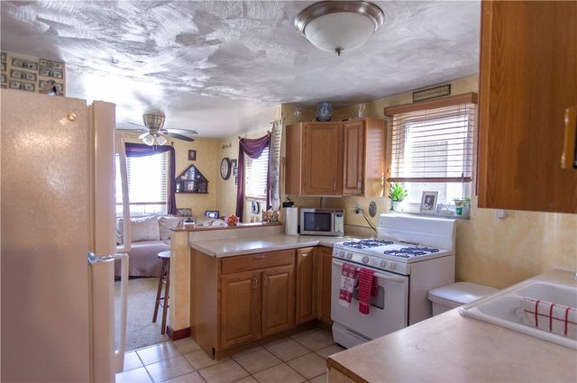 931 Liberty St, Mckees Rocks, PA 15136