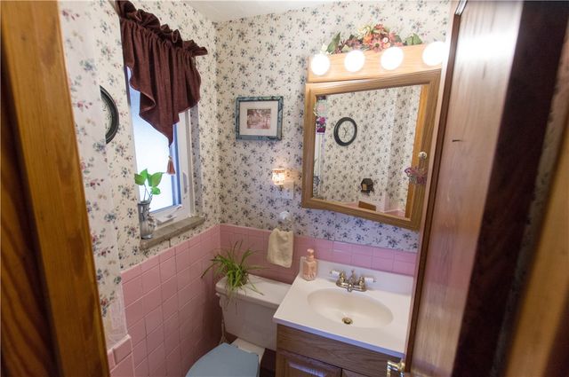 931 Liberty St, Mckees Rocks, PA 15136