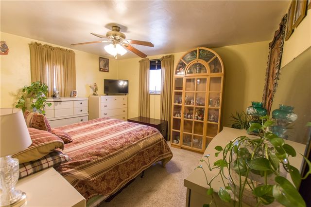 931 Liberty St, Mckees Rocks, PA 15136