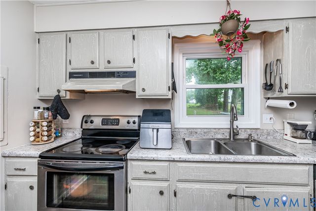 19105 Braebrook Dr, Chesterfield, VA 23834