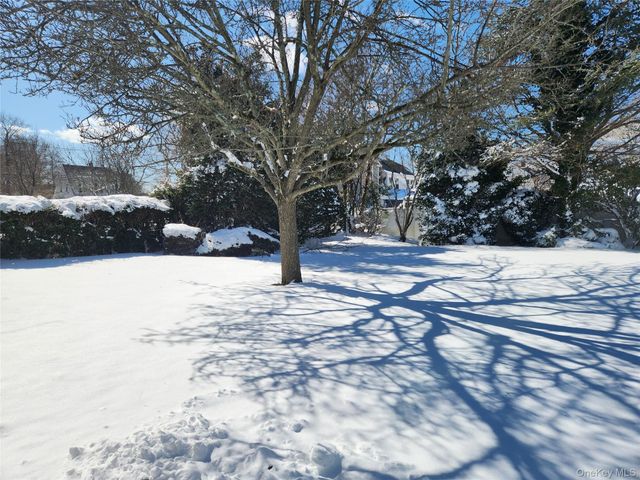 268 Locust Avenue, Freeport, NY 11520