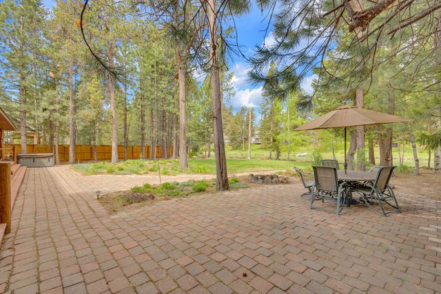 17175 Merganser Drive, Bend, OR 97707