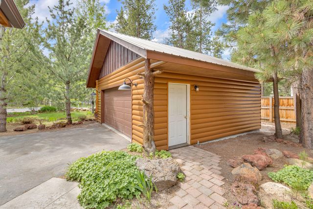 17175 Merganser Drive, Bend, OR 97707
