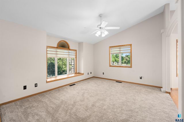 6300 S Mustang Ave Avenue, Sioux Falls, SD 57108