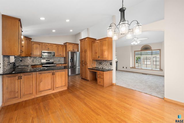 6300 S Mustang Ave Avenue, Sioux Falls, SD 57108