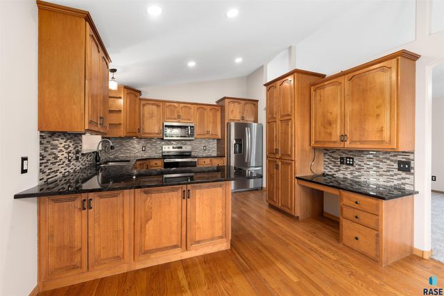 6300 S Mustang Ave Avenue, Sioux Falls, SD 57108