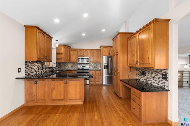 6300 S Mustang Ave Avenue, Sioux Falls, SD 57108