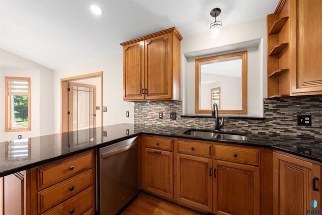 6300 S Mustang Ave Avenue, Sioux Falls, SD 57108