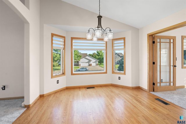 6300 S Mustang Ave Avenue, Sioux Falls, SD 57108