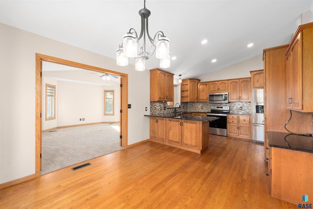 6300 S Mustang Ave Avenue, Sioux Falls, SD 57108