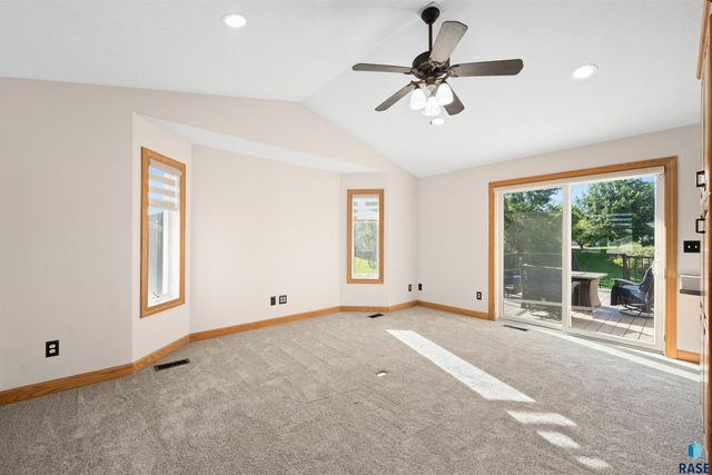 6300 S Mustang Ave Avenue, Sioux Falls, SD 57108