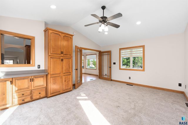 6300 S Mustang Ave Avenue, Sioux Falls, SD 57108