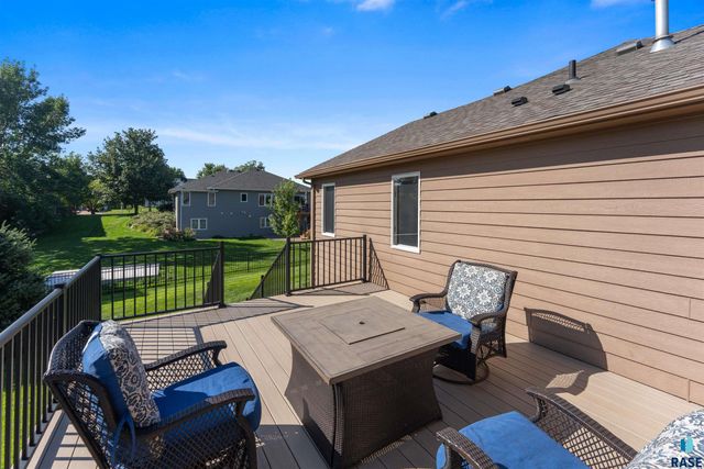 6300 S Mustang Ave Avenue, Sioux Falls, SD 57108