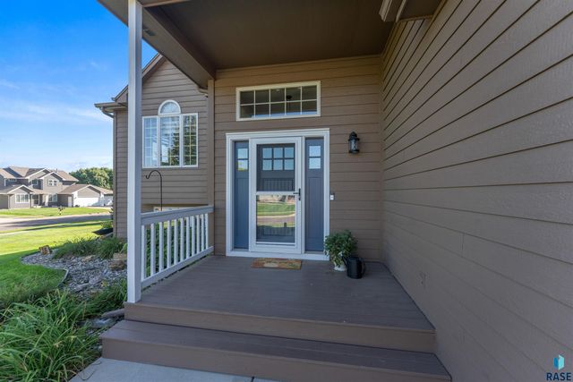 6300 S Mustang Ave Avenue, Sioux Falls, SD 57108