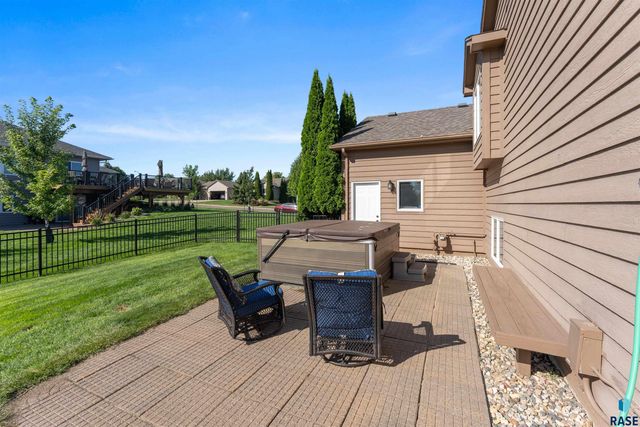 6300 S Mustang Ave Avenue, Sioux Falls, SD 57108