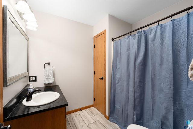 6300 S Mustang Ave Avenue, Sioux Falls, SD 57108