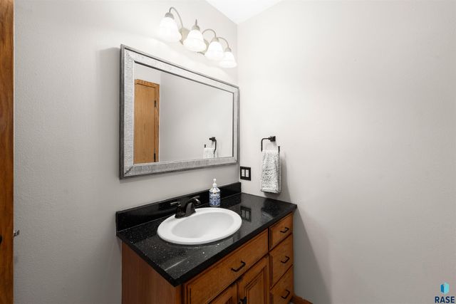 6300 S Mustang Ave Avenue, Sioux Falls, SD 57108