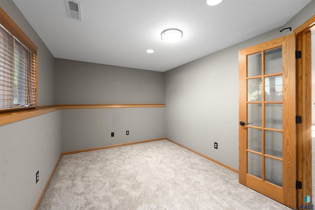 6300 S Mustang Ave Avenue, Sioux Falls, SD 57108