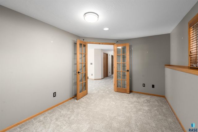6300 S Mustang Ave Avenue, Sioux Falls, SD 57108