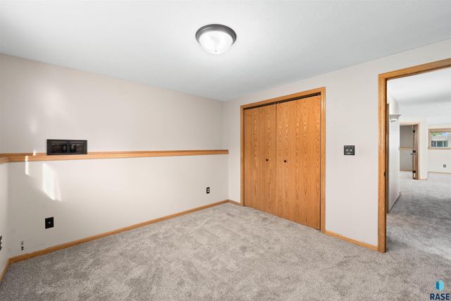 6300 S Mustang Ave Avenue, Sioux Falls, SD 57108