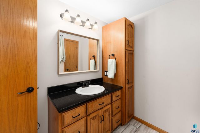 6300 S Mustang Ave Avenue, Sioux Falls, SD 57108