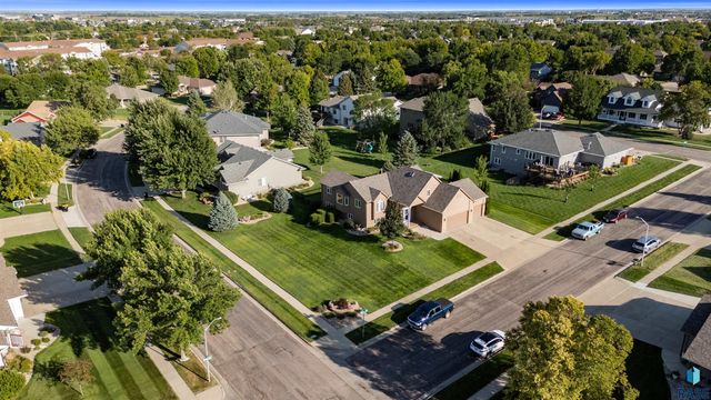 6300 S Mustang Ave Avenue, Sioux Falls, SD 57108