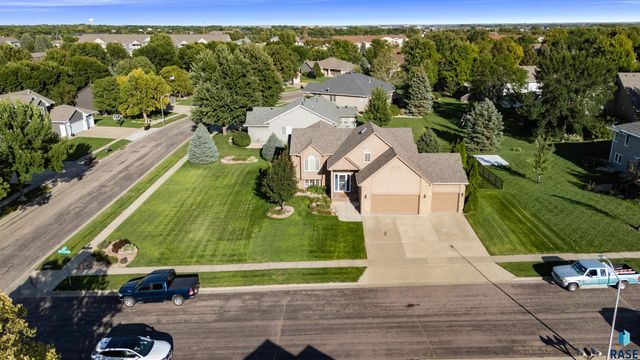 6300 S Mustang Ave Avenue, Sioux Falls, SD 57108