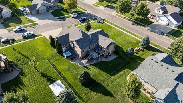 6300 S Mustang Ave Avenue, Sioux Falls, SD 57108