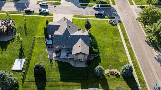 6300 S Mustang Ave Avenue, Sioux Falls, SD 57108