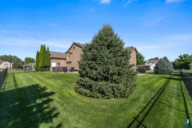 6300 S Mustang Ave Avenue, Sioux Falls, SD 57108