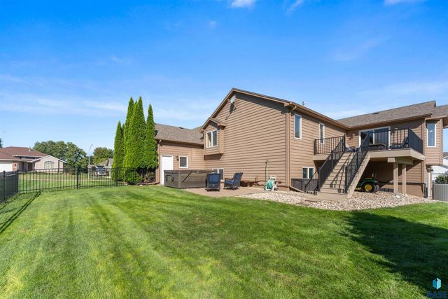 6300 S Mustang Ave Avenue, Sioux Falls, SD 57108