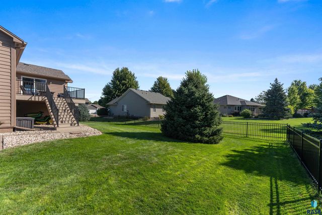 6300 S Mustang Ave Avenue, Sioux Falls, SD 57108