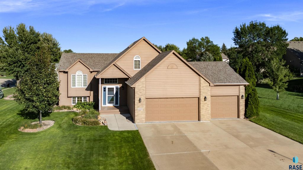 6300 S Mustang Ave Avenue, Sioux Falls, SD 57108