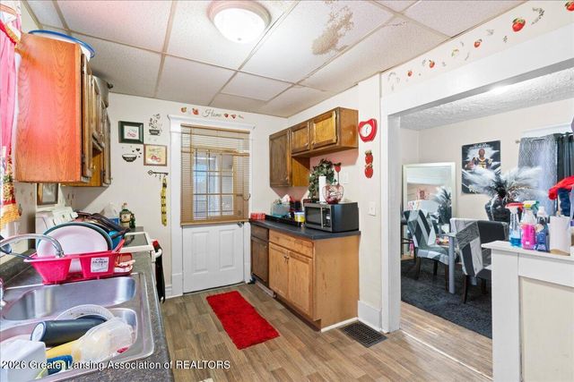 904 N Sycamore Street, Lansing, MI 48906